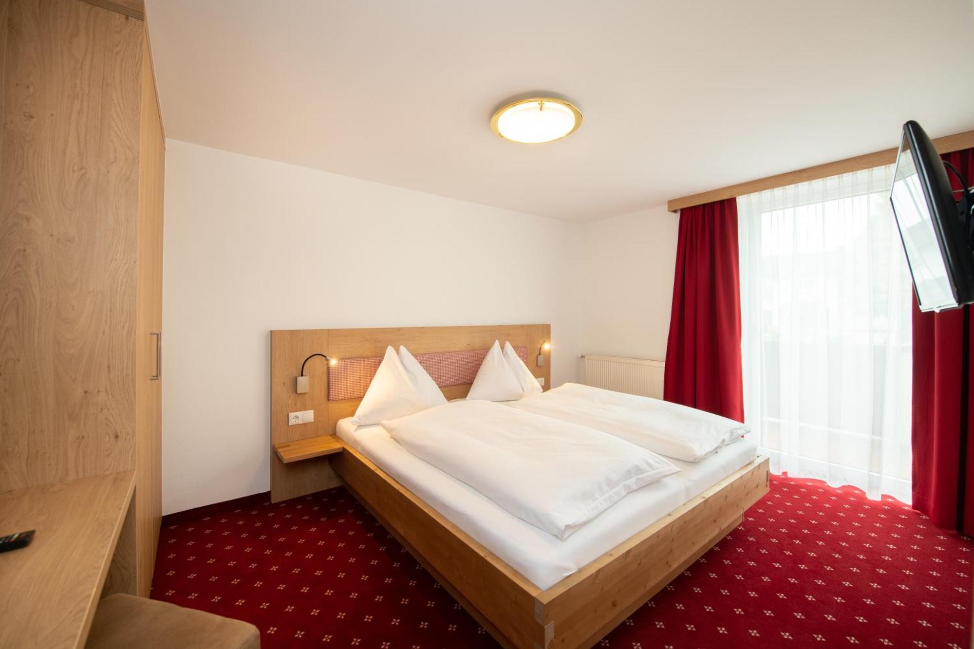 Hotel Gasthof Kroell - Inkl Nationalpark-Karte, 1 X Grossglockner Hochalpenstrasse Kostenlos, Verschiedene Bergbahnen Kostenlos, Badesee Kostenlos, Bus & Zug Kostenlos, Regionale Kueche Niedernsill Extérieur photo