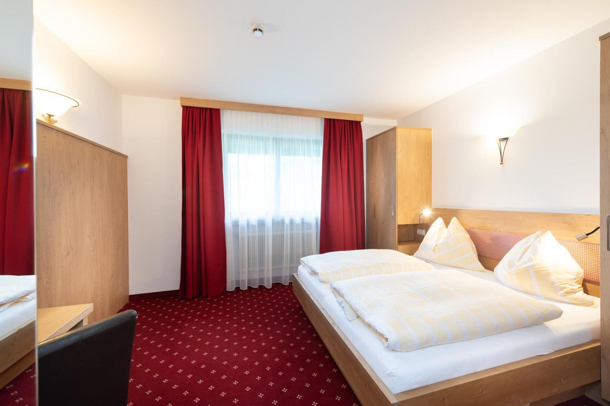 Hotel Gasthof Kroell - Inkl Nationalpark-Karte, 1 X Grossglockner Hochalpenstrasse Kostenlos, Verschiedene Bergbahnen Kostenlos, Badesee Kostenlos, Bus & Zug Kostenlos, Regionale Kueche Niedernsill Extérieur photo